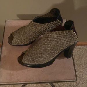 Bernie Mev Women’s peep toe